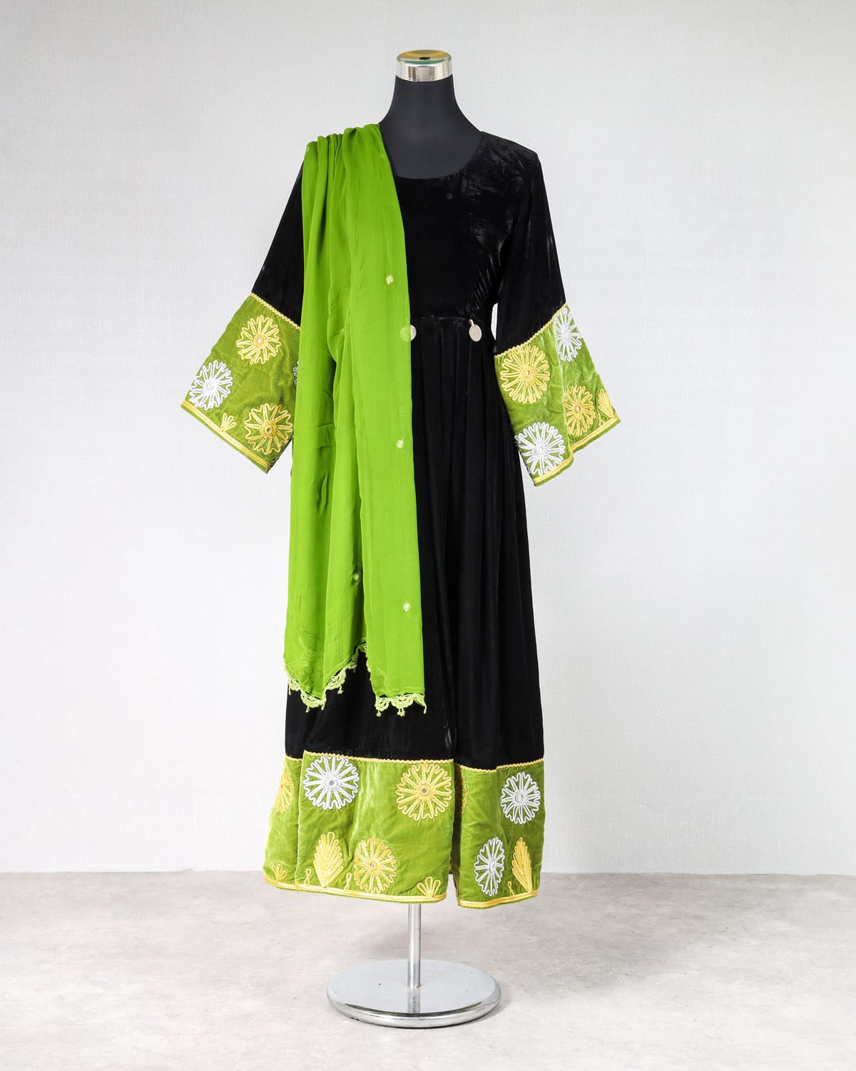 Velvet silk dress, Black and green color 5
