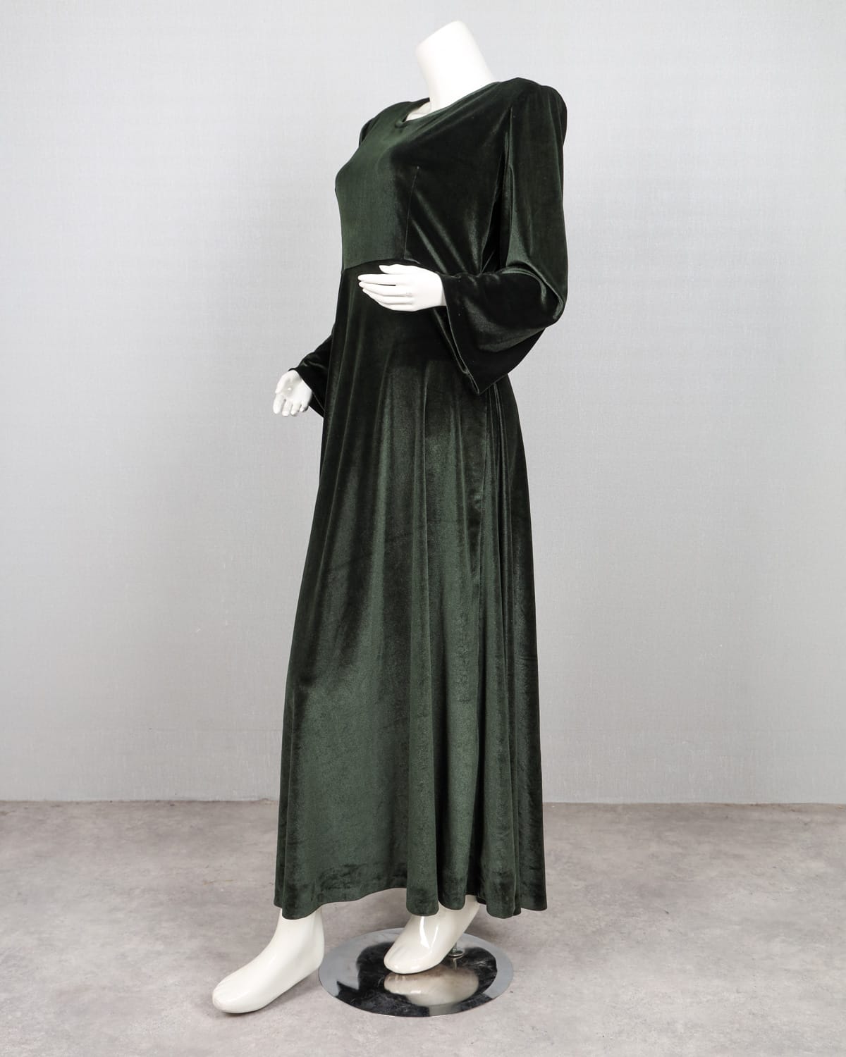 Elegant Velvet Maxi Dress 3