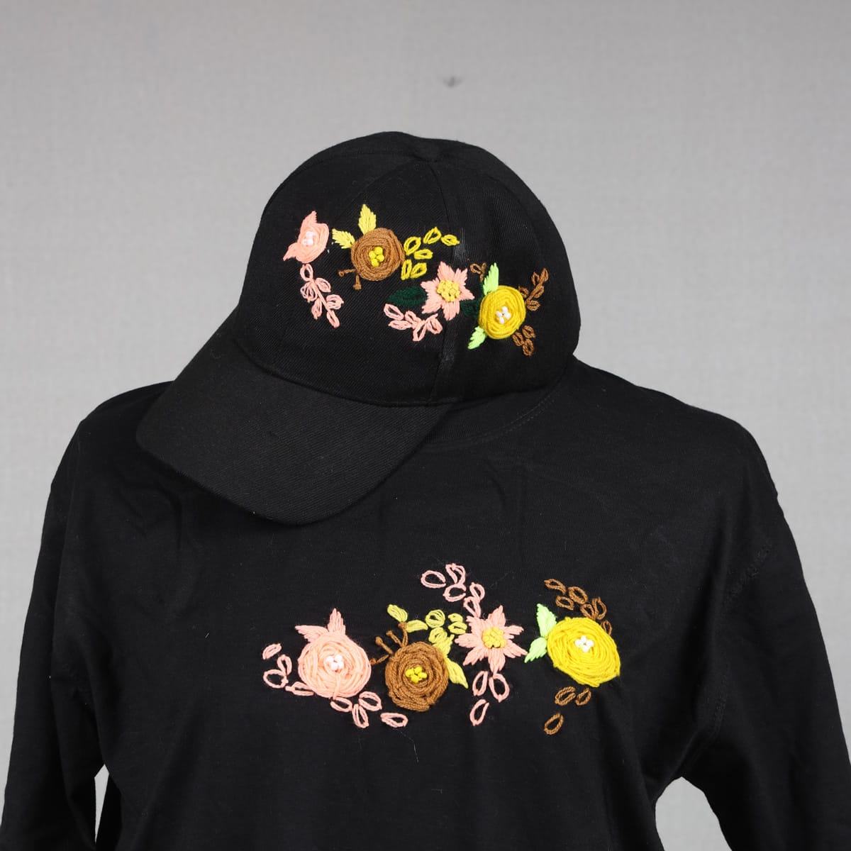 Black Embroidered T-Shirt and Cap Set with Floral Design 3