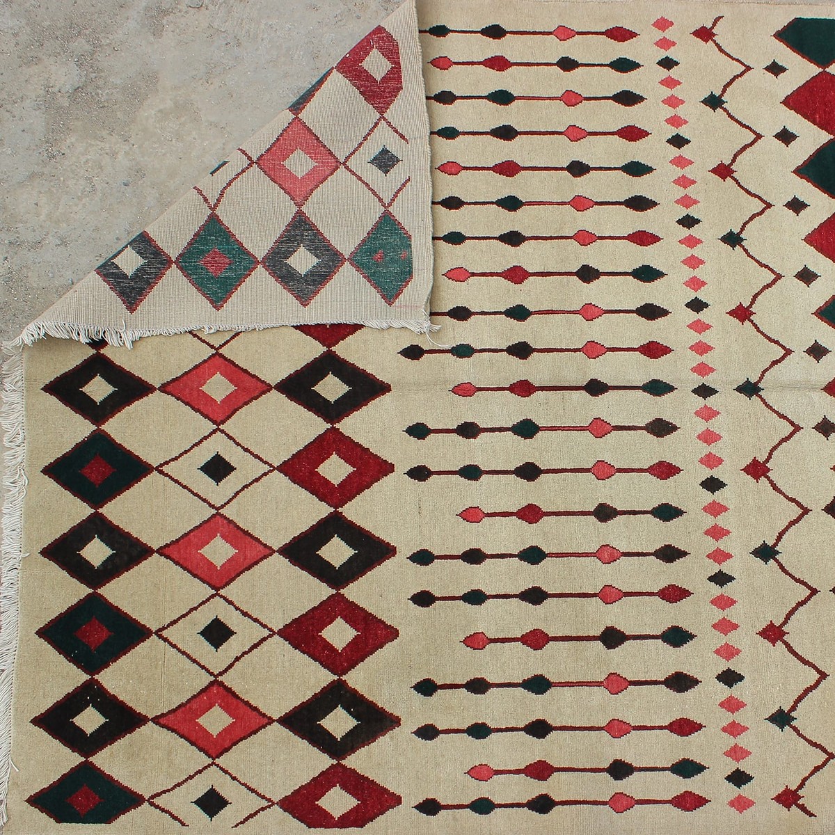 Geometric Diamond Pattern Wool Area Rug-ft:8.27 x 6.56 2