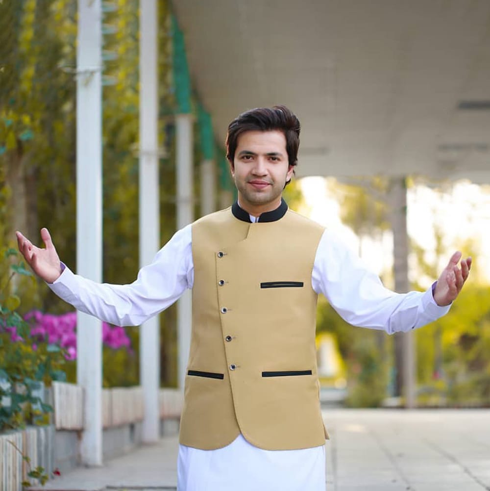Simple Afghan clothes for men with Waistcoat , Salwar Kameez men 1