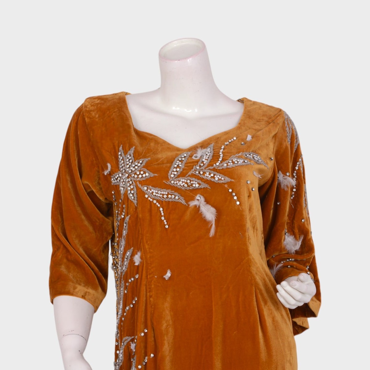 Golden Velvet Elegance Dress 4