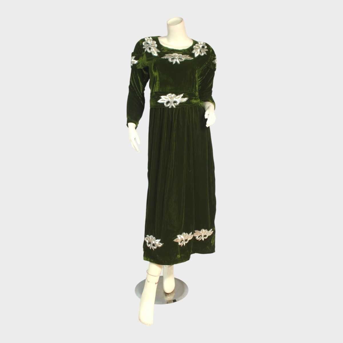 Emerald Bloom Velvet Gown 2