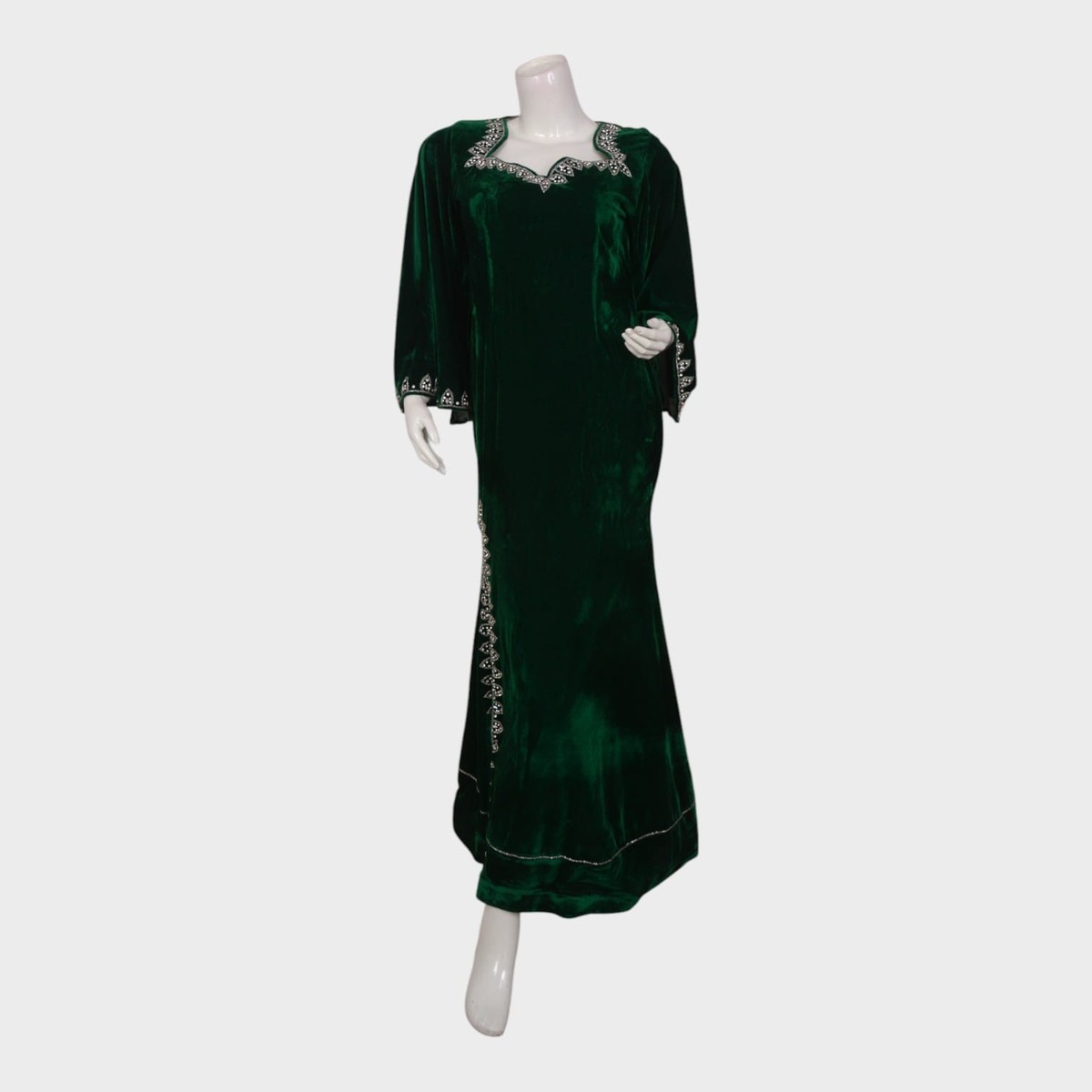 Emerald Elegance Velvet Gown 4