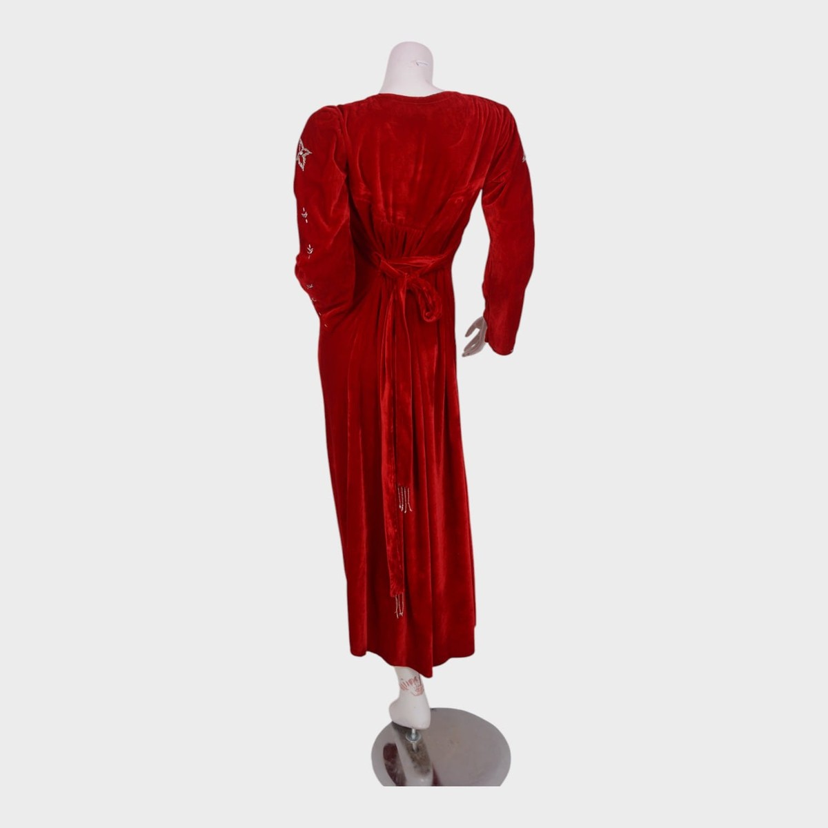 Mahro Velvet Elegance Dress 3