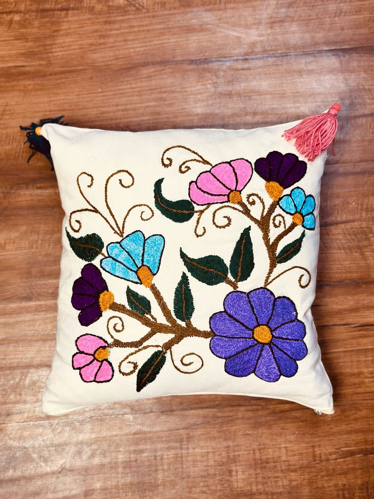 Hand- Embroidered floral cushion - suzani 2