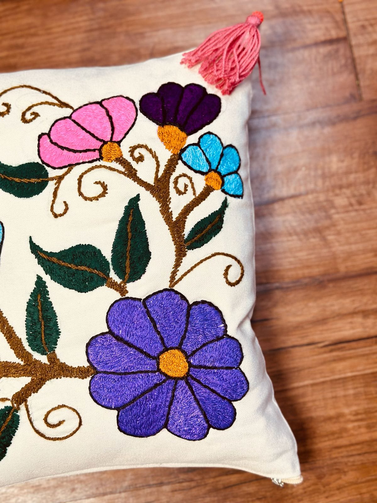 Hand- Embroidered floral cushion - suzani 1