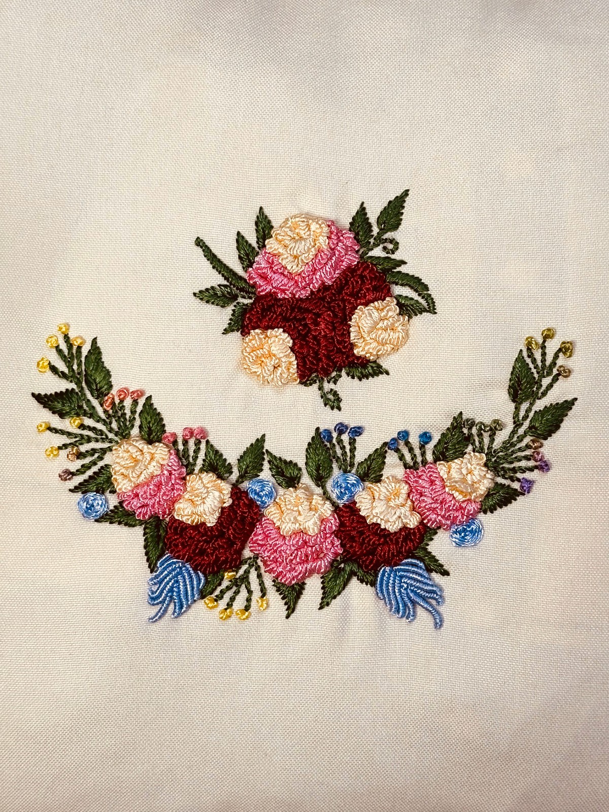Pillow cover hand-embriodered 3