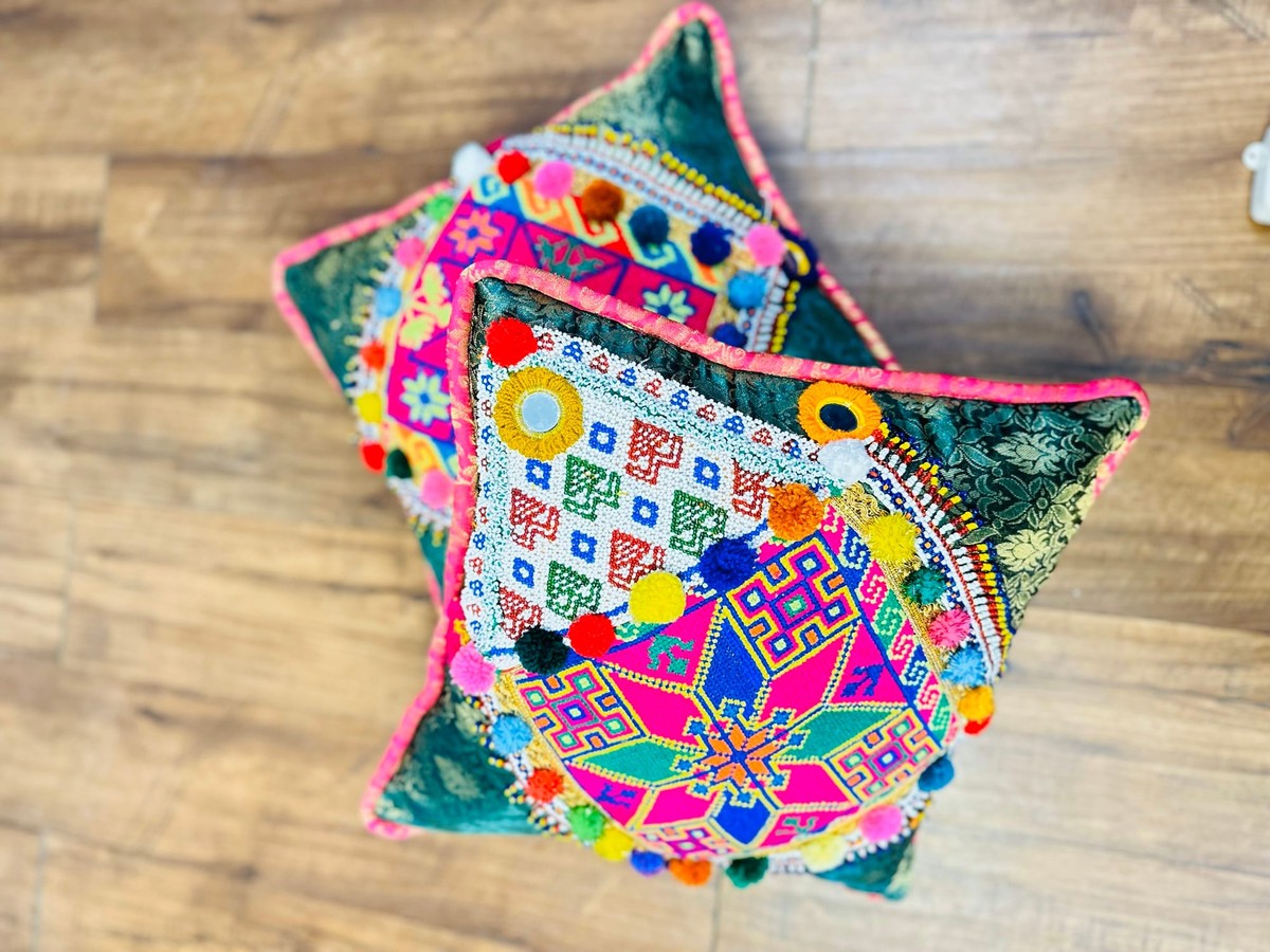 Hand-Embroidered Suzani Pillow Cover – Silk on Cotton | 45x45cm 1