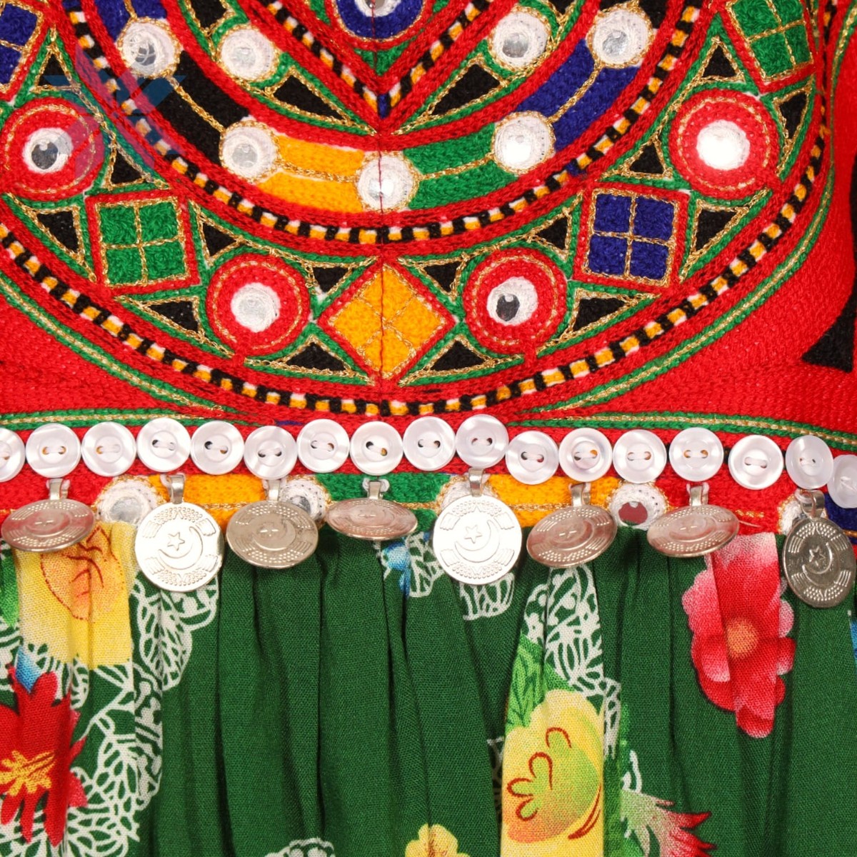 Gulbahar Balochi Maxi – Red & Green Floral Edition 3