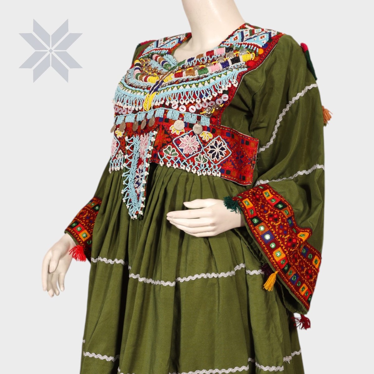 Lailuma Tribal Embroidered Two-Piece Set 4