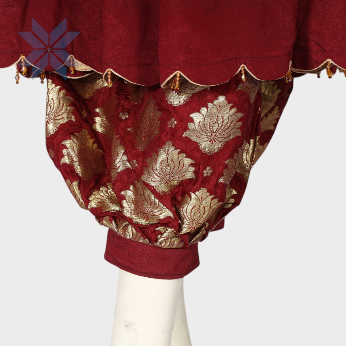 Rohi Burgundy Gold-Accent Ensemble 5