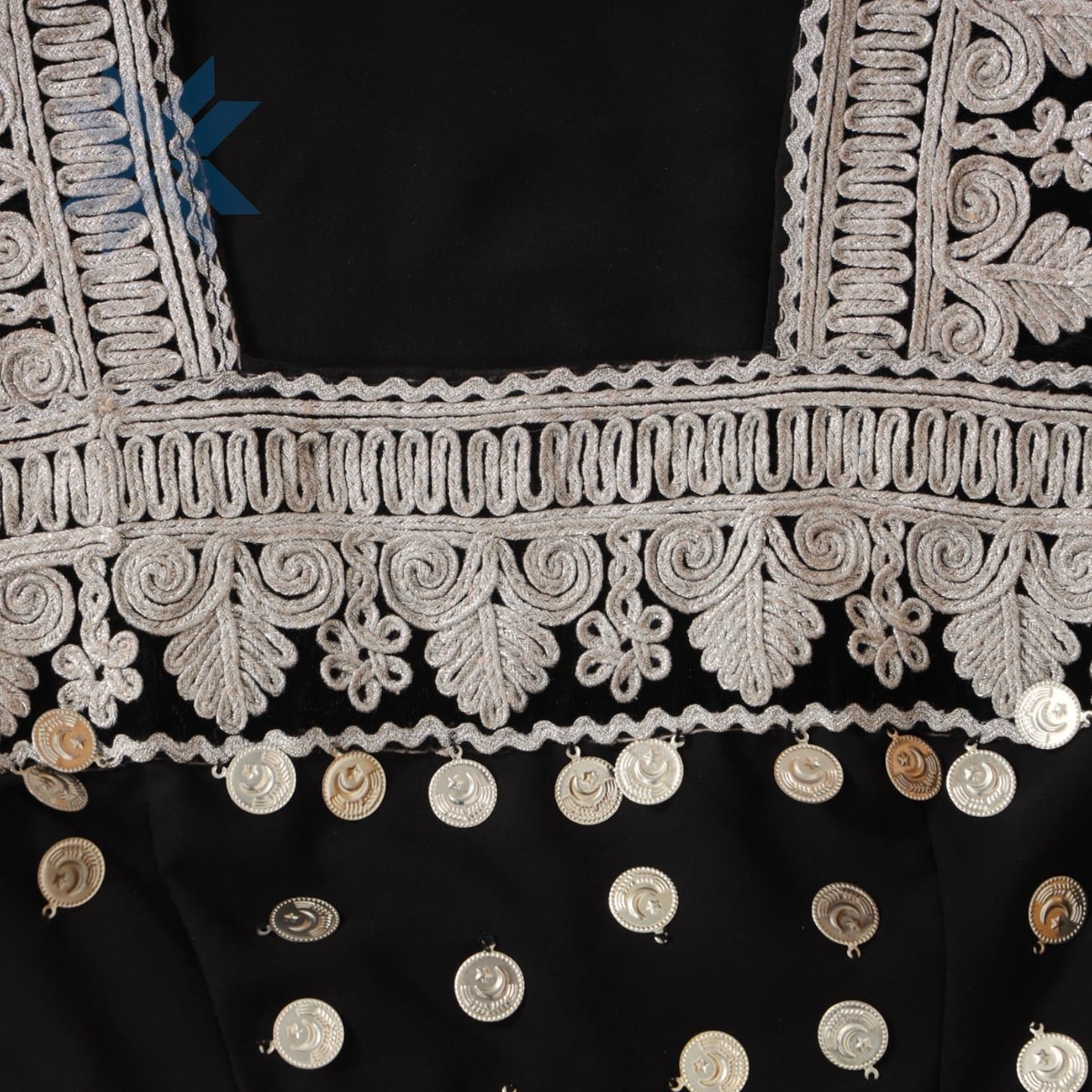 Noor-E-Zar Black Traditional Dress 4