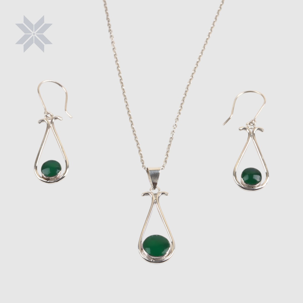 Green Agate “Deer Eye” Necklace, Earing, Ring Set 1