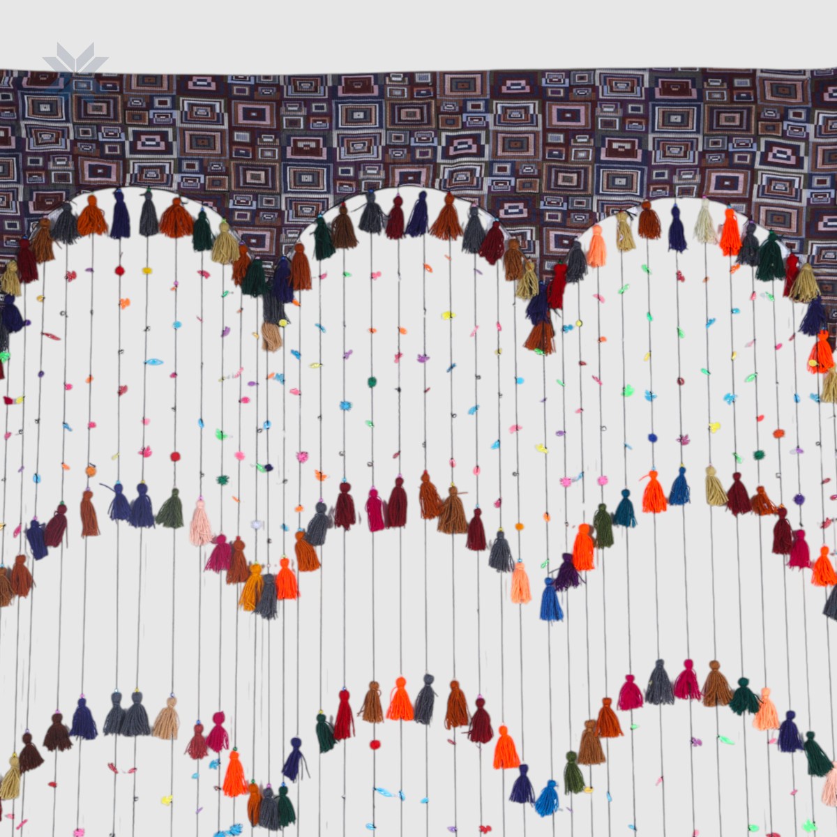 Decorative Curtain with Scalloped Design 4