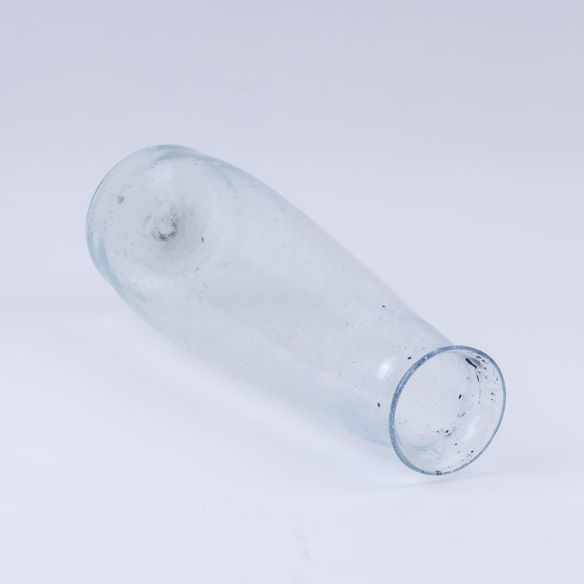 Glass Vase – Transparent Curved Design 5