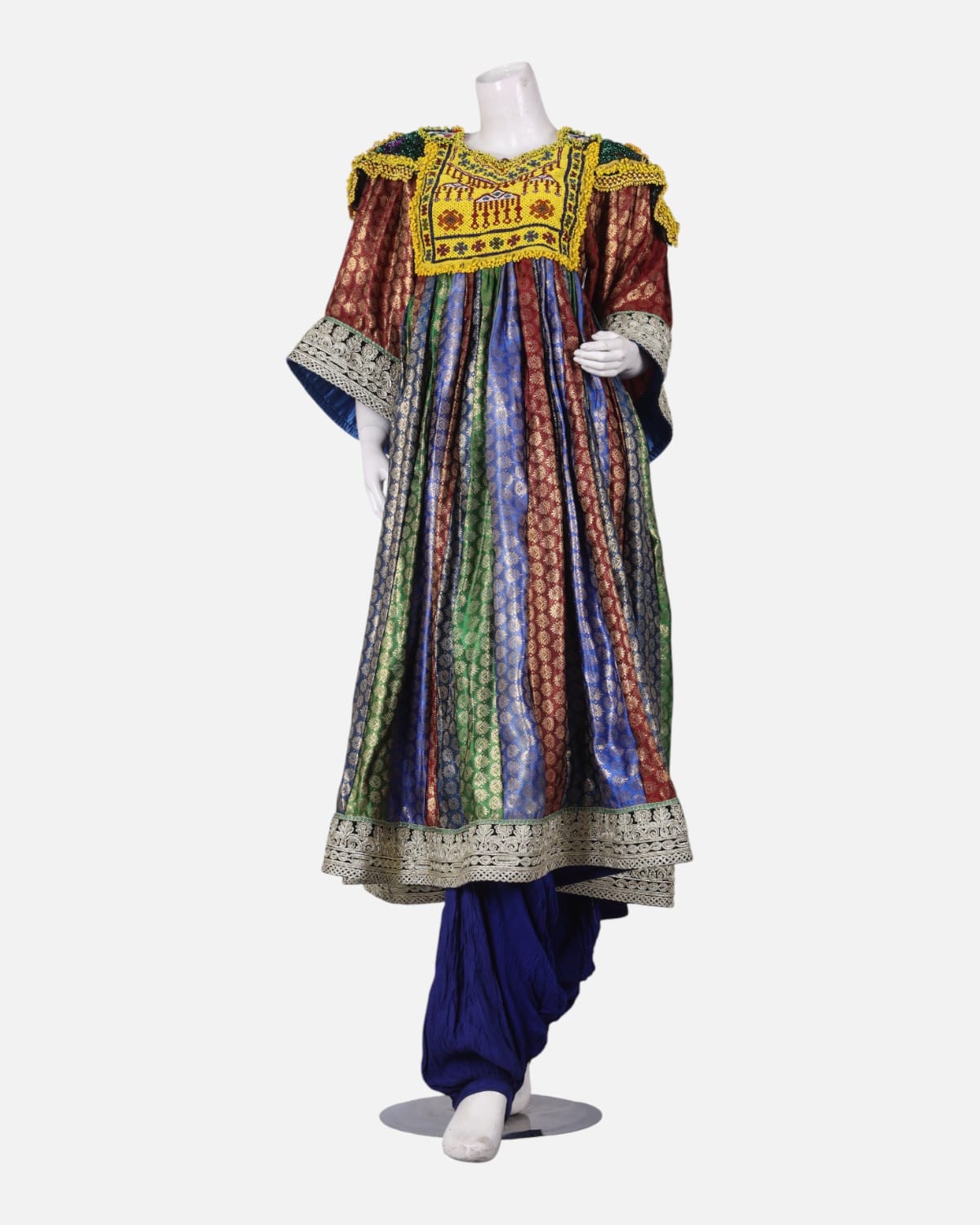 Elegant Afghan Dress for Henna Night 5