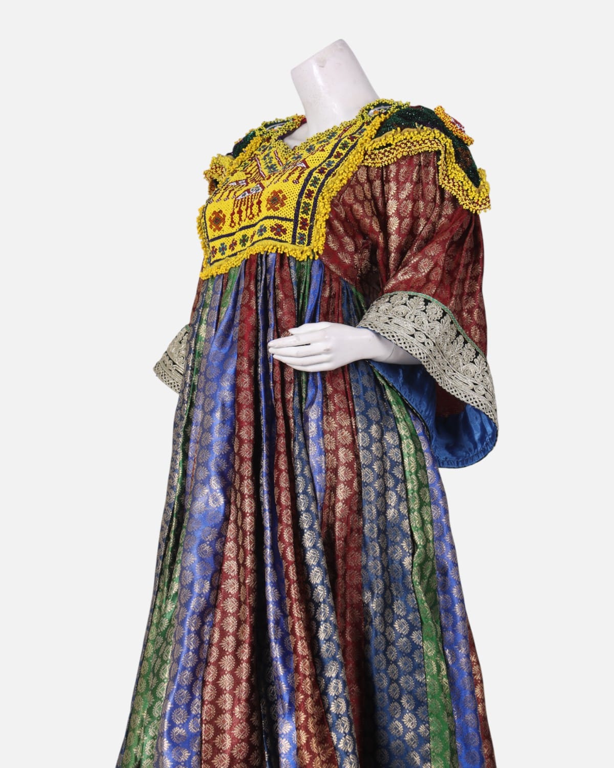 Elegant Afghan Dress for Henna Night 4