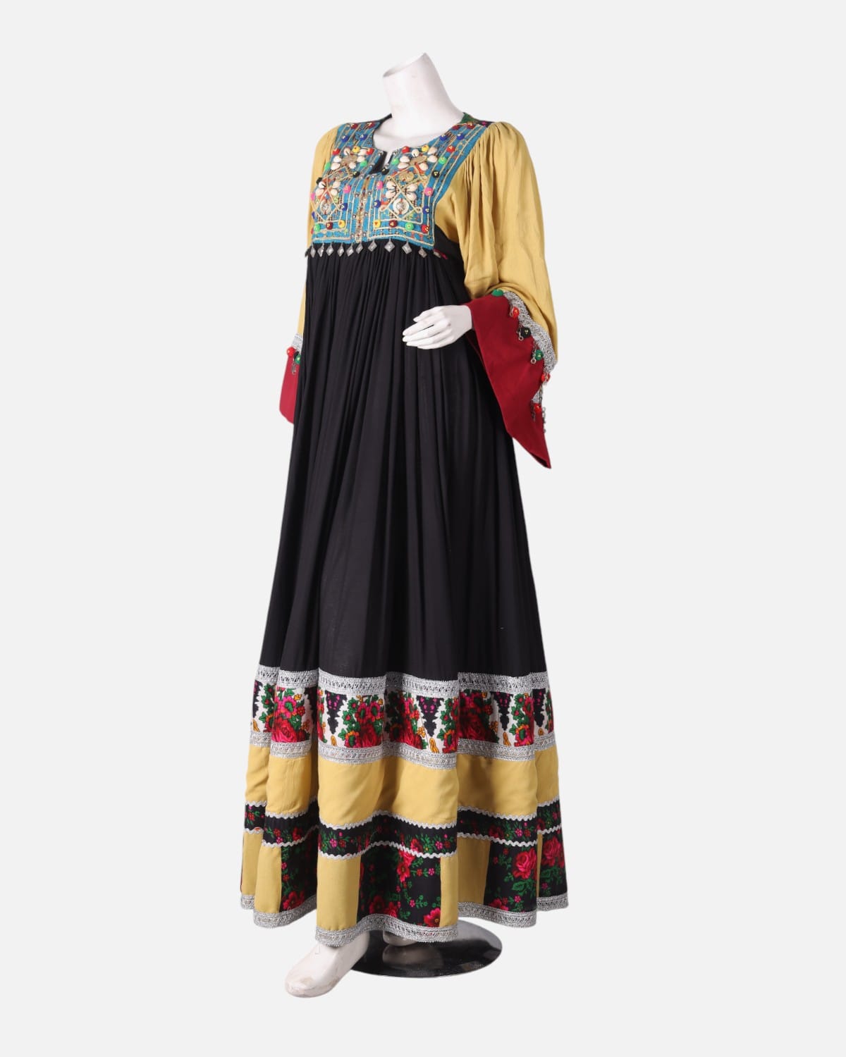 Afghan Traditional Dress 1