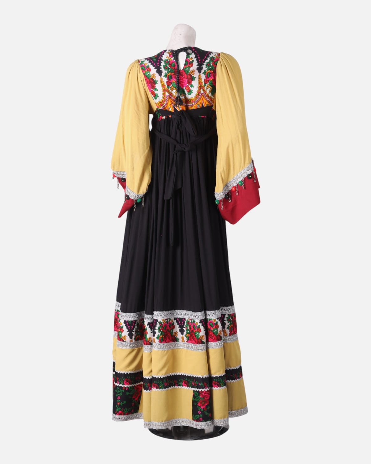 Afghan Traditional Dress 5