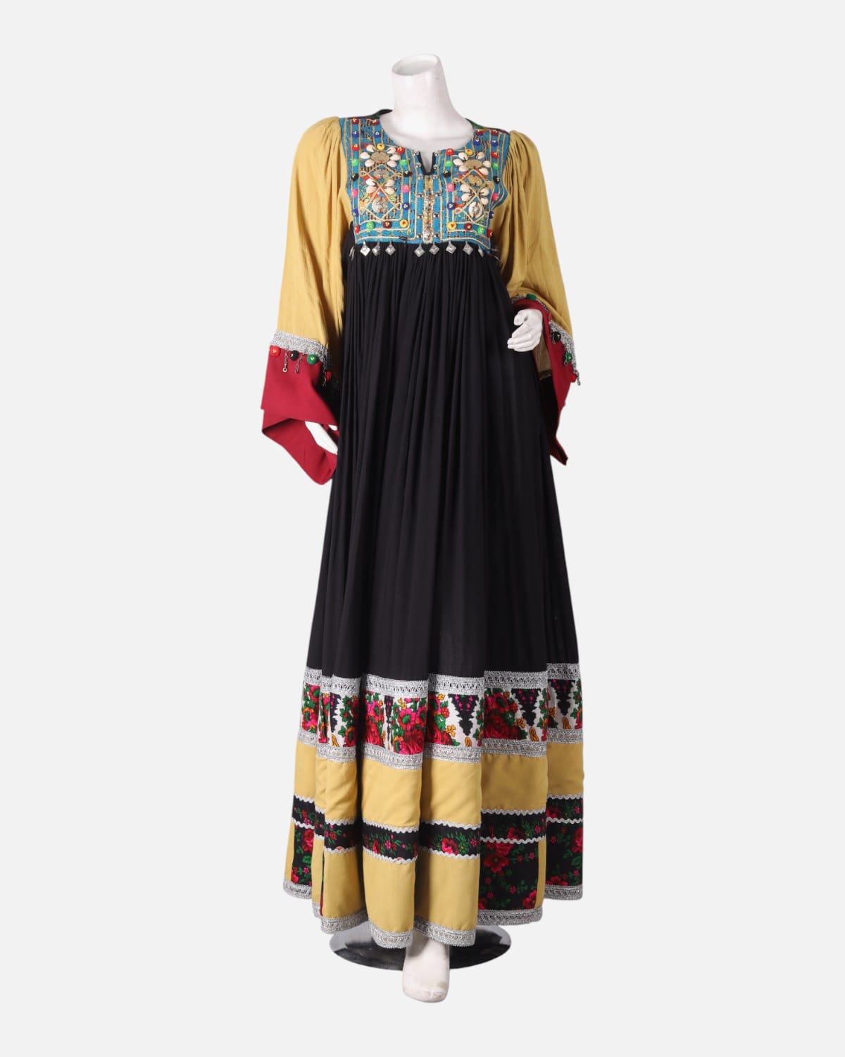 Afghan Traditional Dress 3