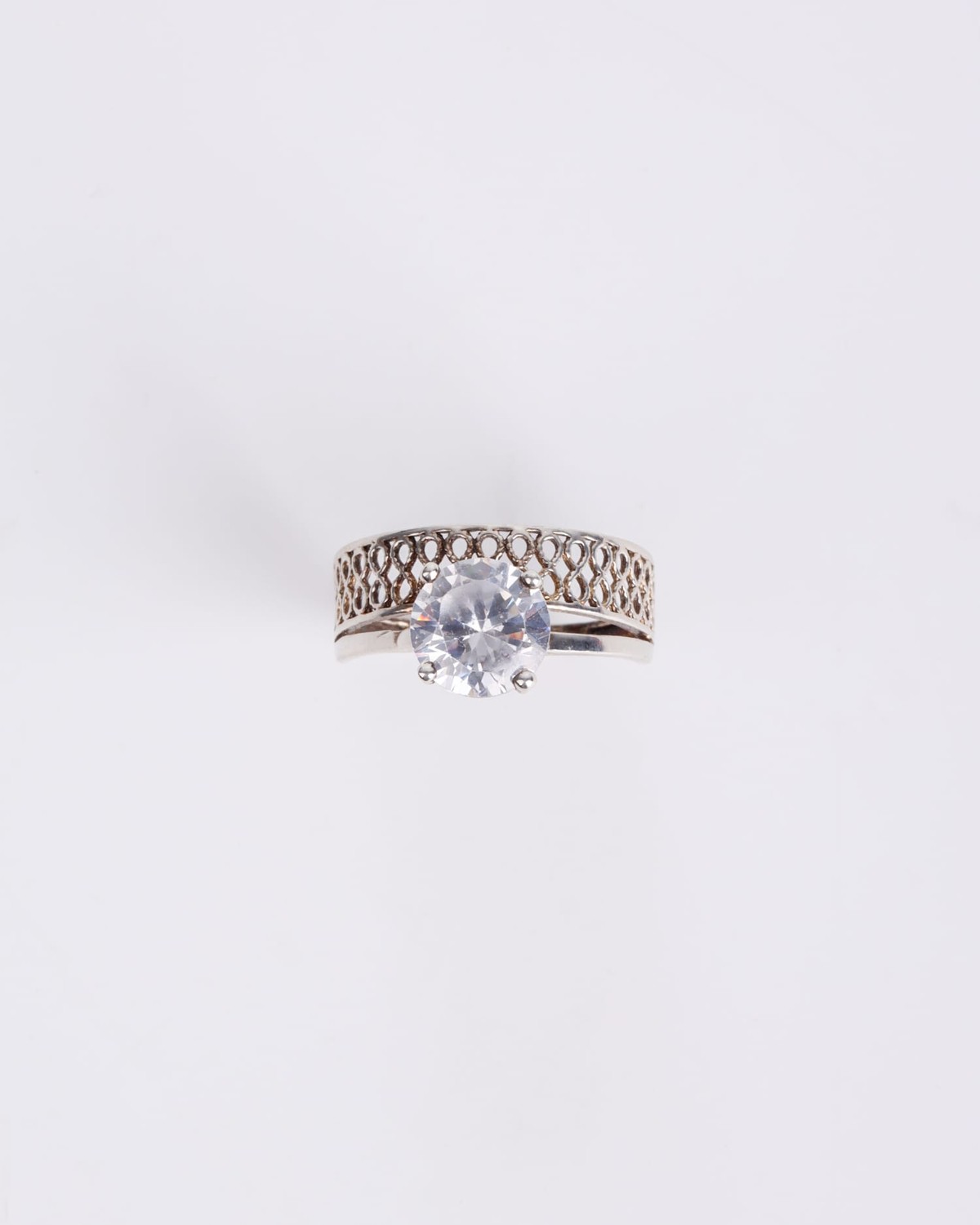 Elegant Peridot Engagment Ring 3