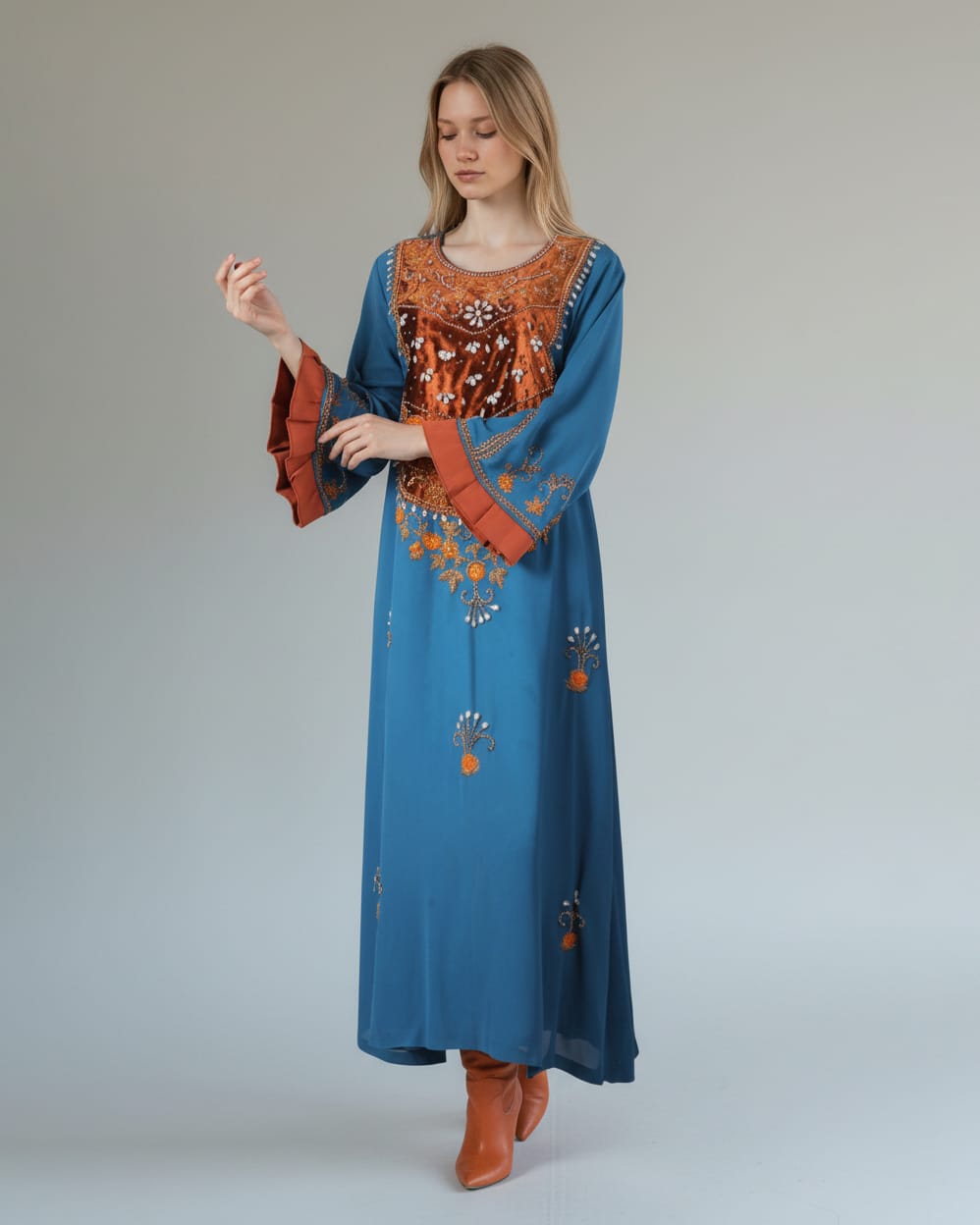 Arabic Long Dress with Beadwork 2