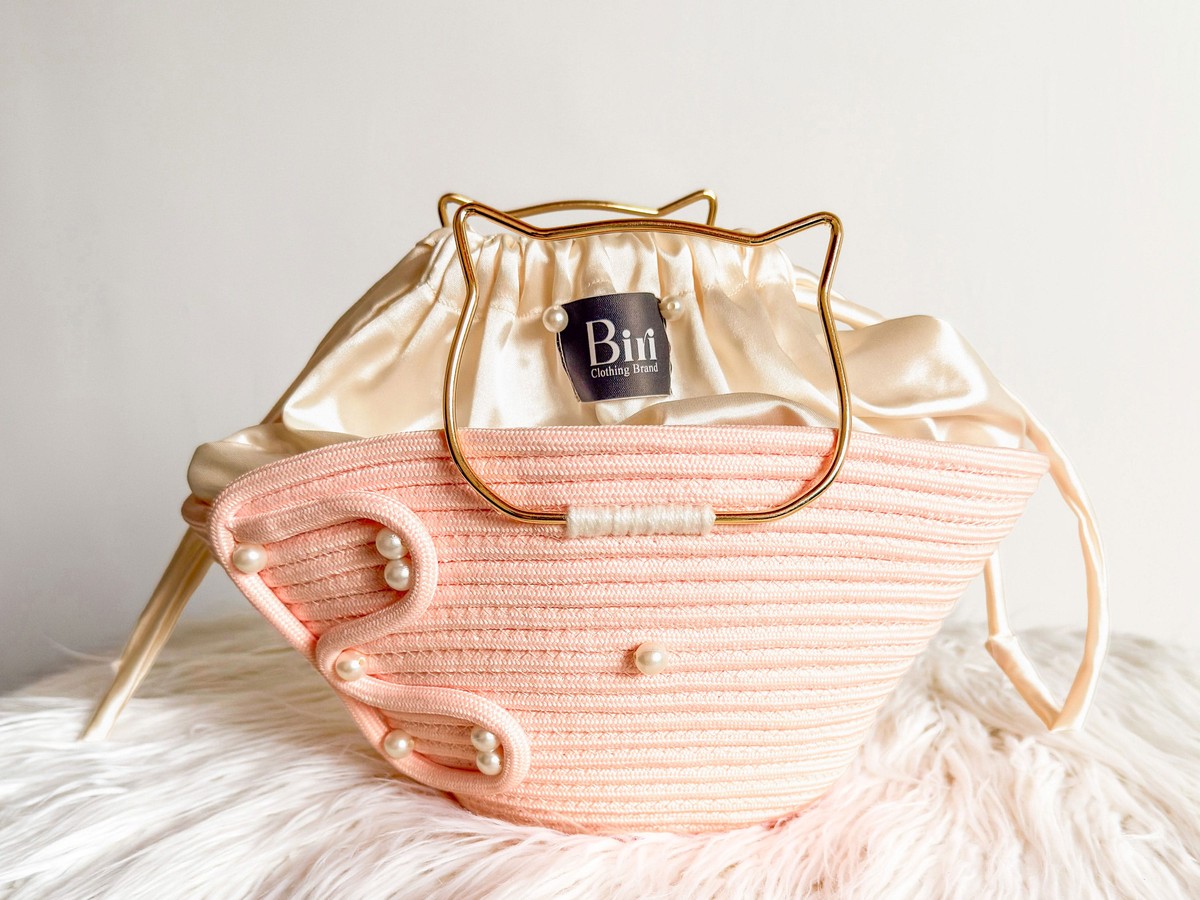 The Biri Artisan Pearl-Drop Handbag: Handwoven Blush Pink Edition 4
