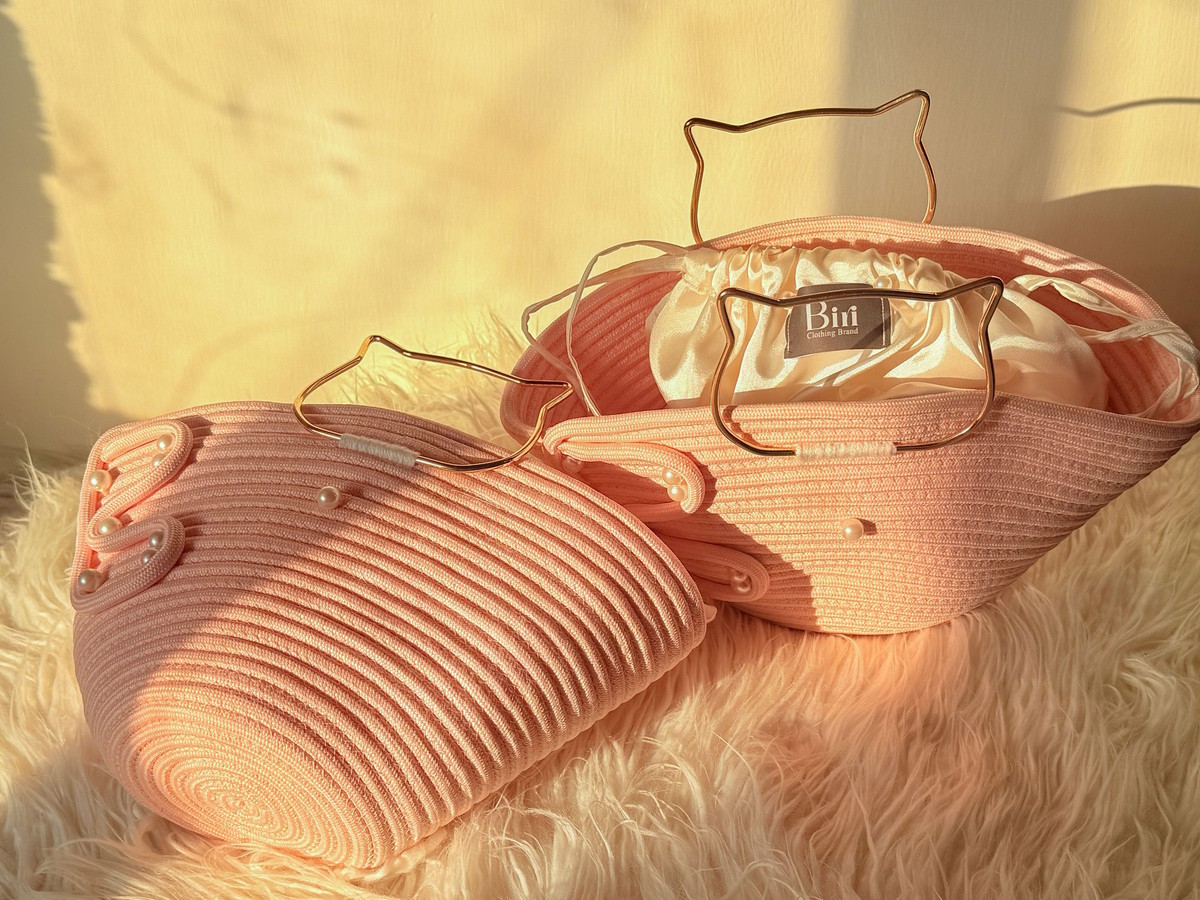 The Biri Artisan Pearl-Drop Handbag: Handwoven Blush Pink Edition 3