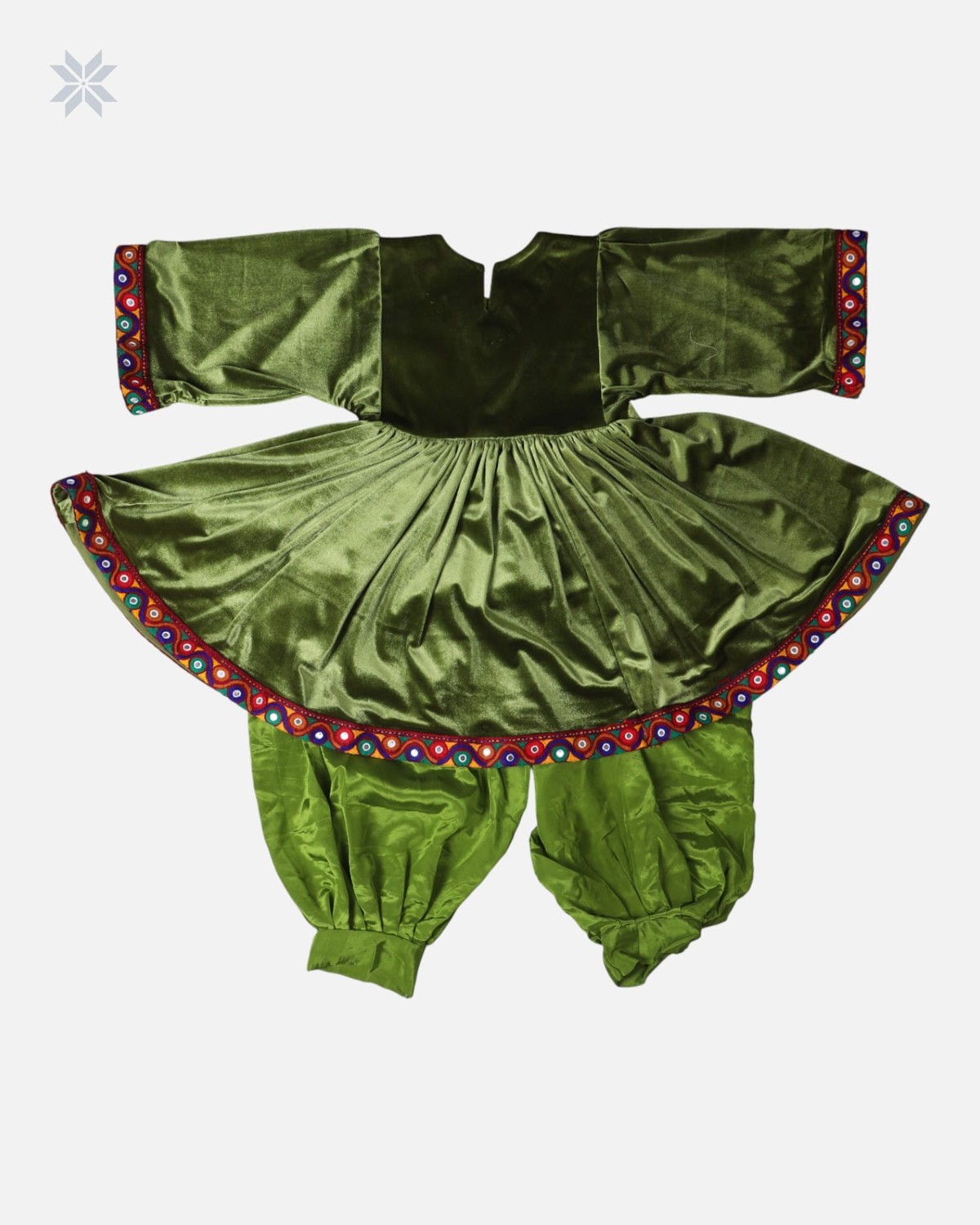 Child Dress with Velvet Sleeves in Green 2