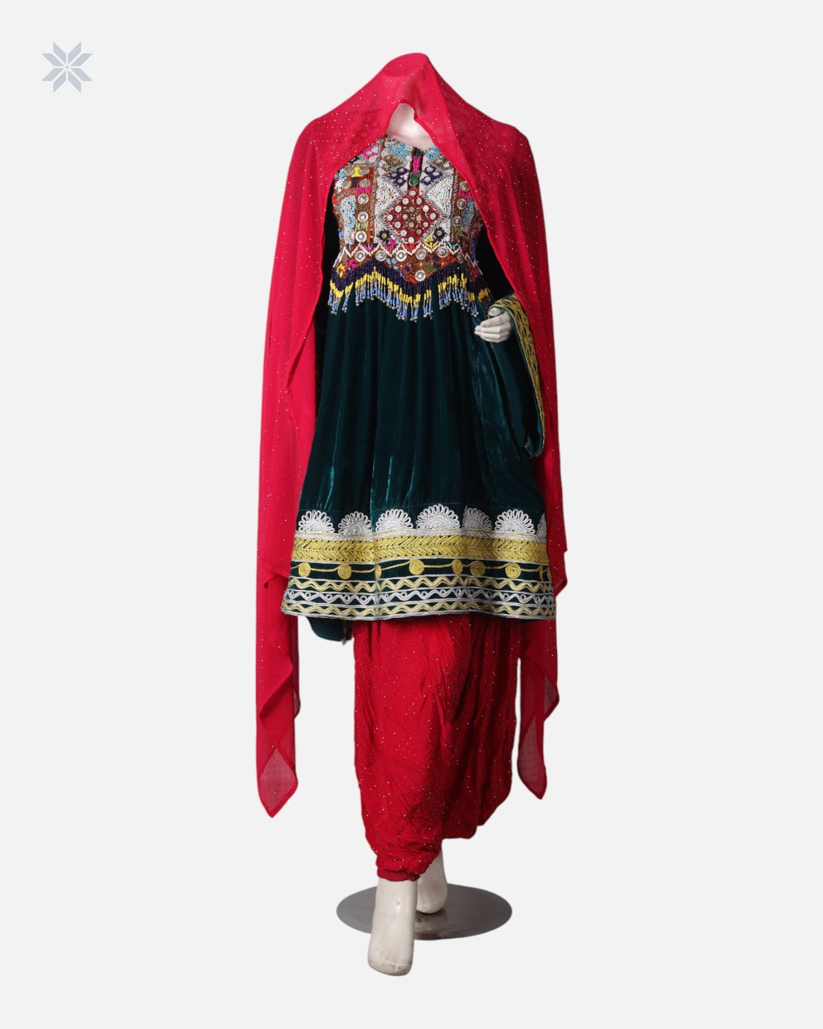 Green Velvet Dress with Pants and Red Shawl 5