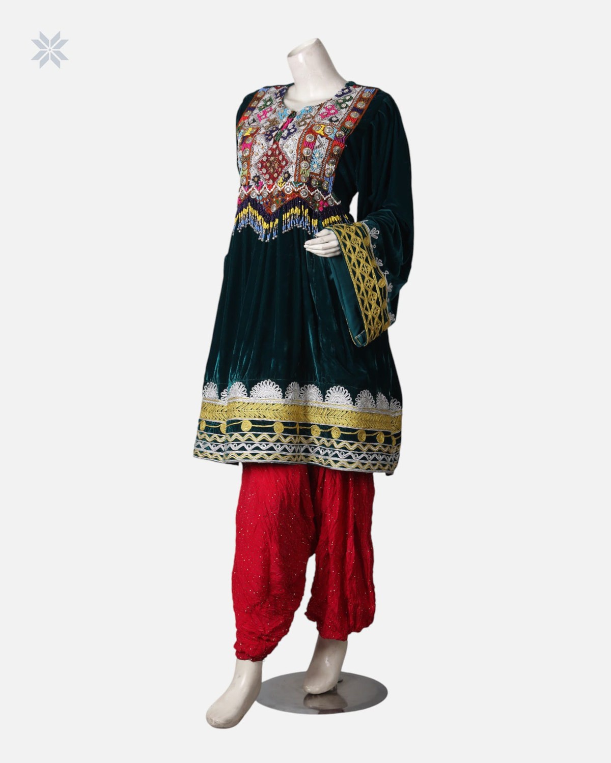 Green Velvet Dress with Pants and Red Shawl 4