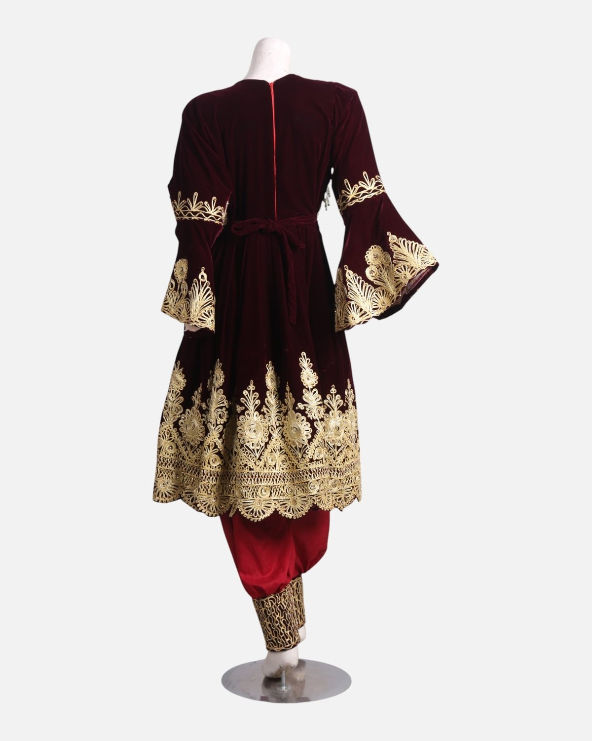 Velvet Dress with Golden Embroidery – Traditional Afghan Fashion 8