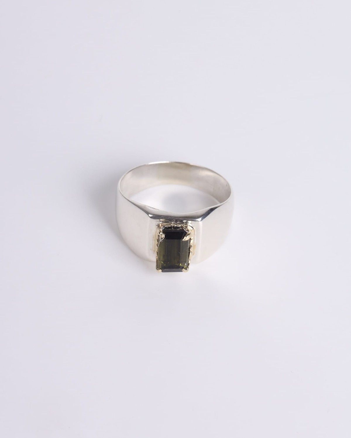 Silver Ring for Men with 2.55ct Beryllium Gemstone – Perfect for Special Occasions 6