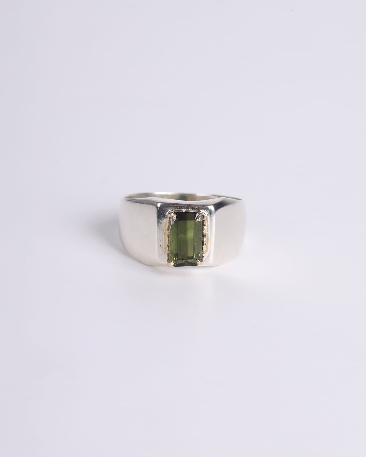Silver Ring for Men with 2.55ct Beryllium Gemstone – Perfect for Special Occasions 5