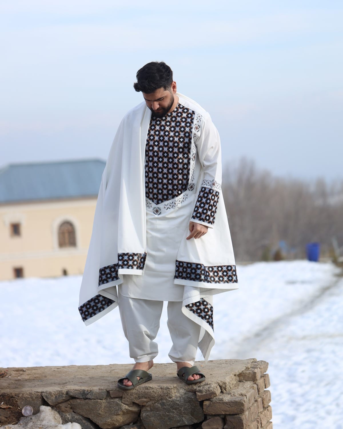 Clothes for Men Afghan White Shalwar Kameez with Shawl 3