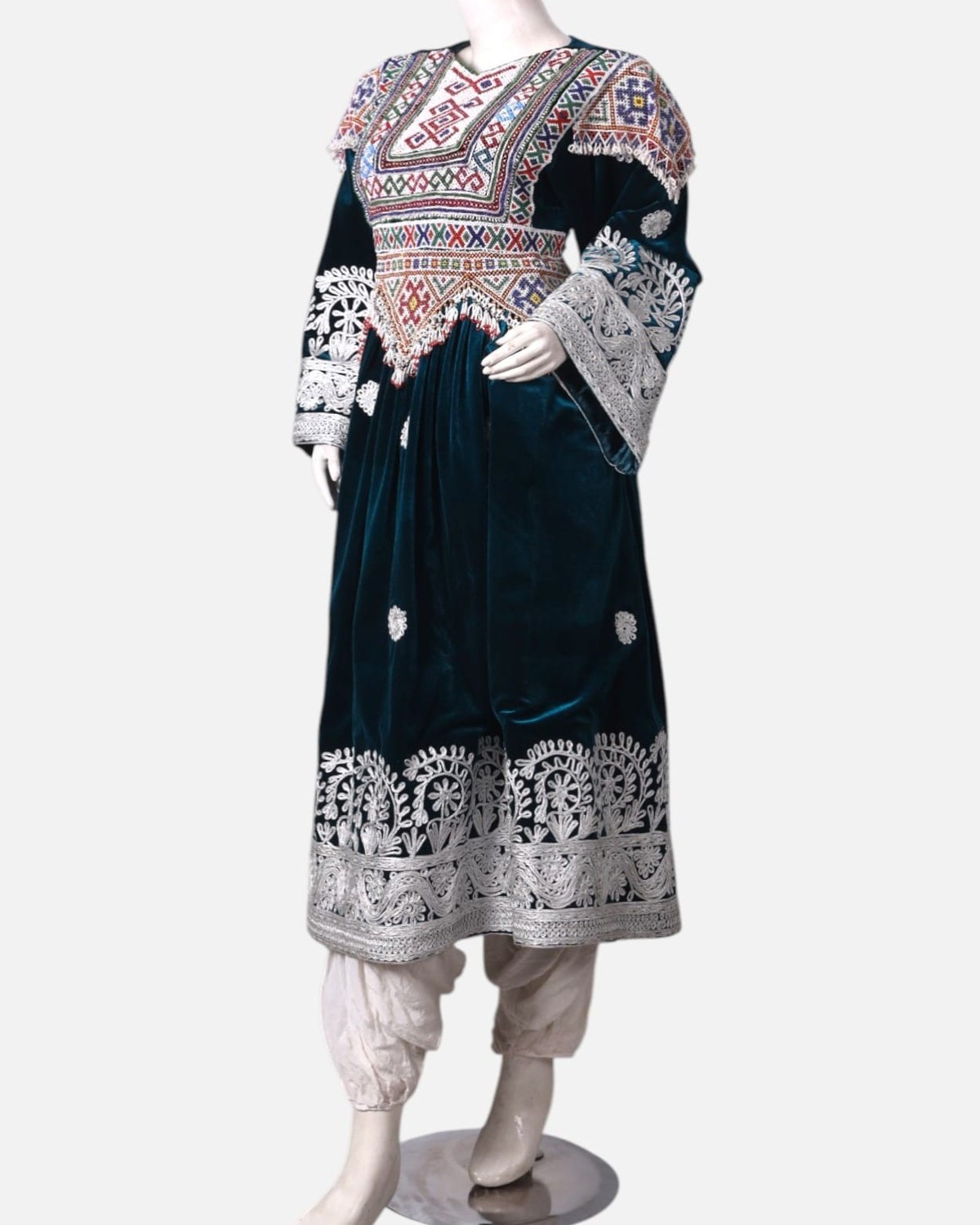 Charmadozi Velvet Dress – Hand-Embroidered Velvet Dress with Traditional Afghan Details 3