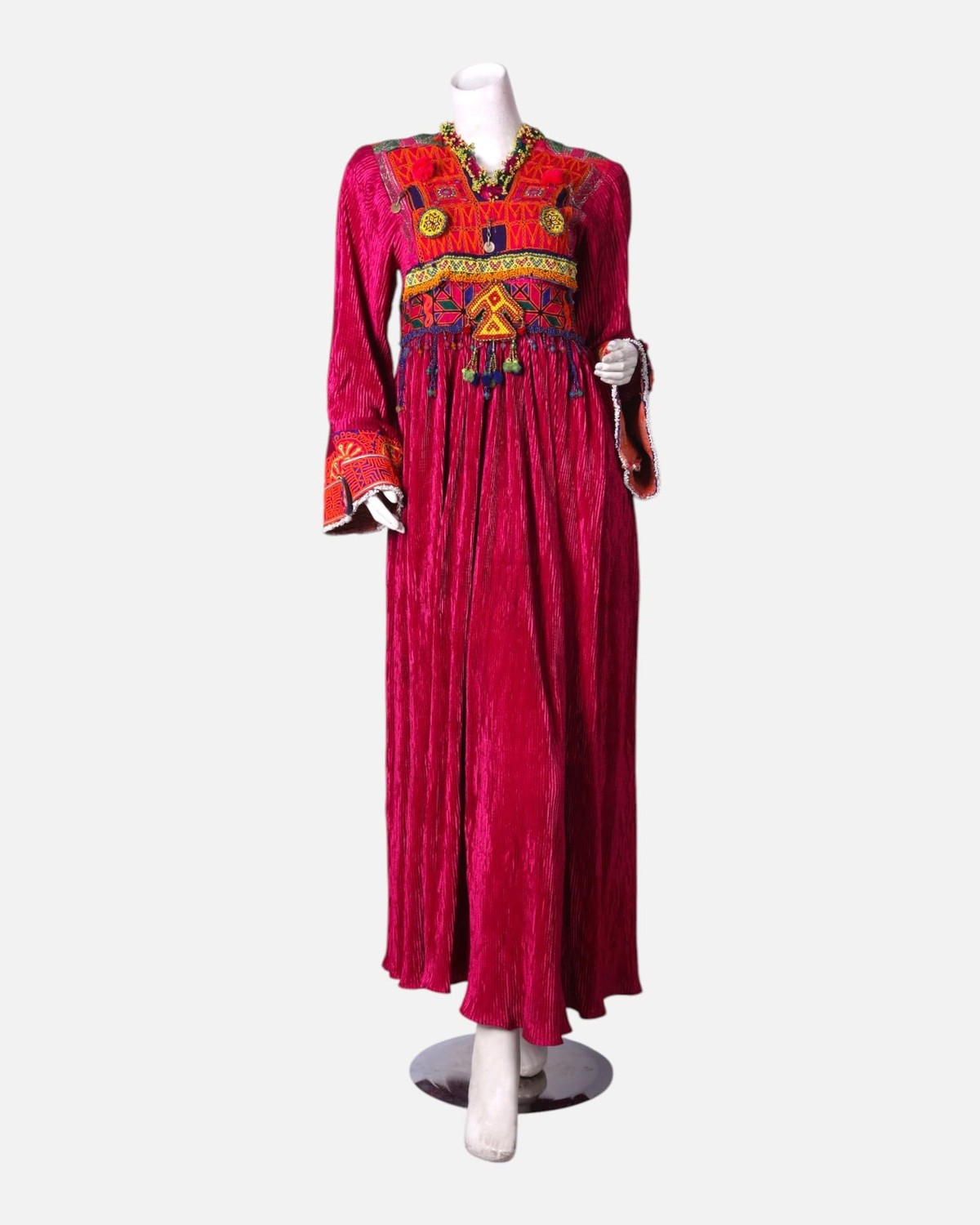 green emerald velvet dress Radiant Elegance White Embroidered Dress – Perfect for Unforgettable M main image 0