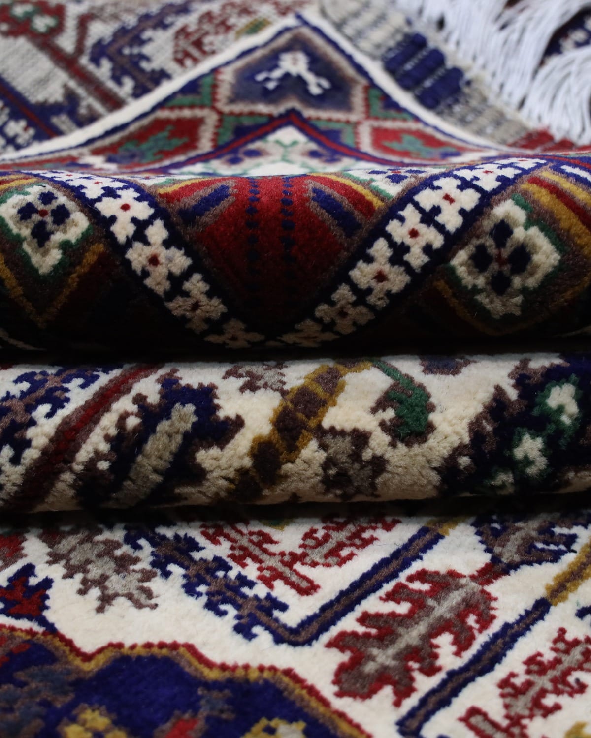Handmade Wheat Design Carpet – Red, Blue & White 3