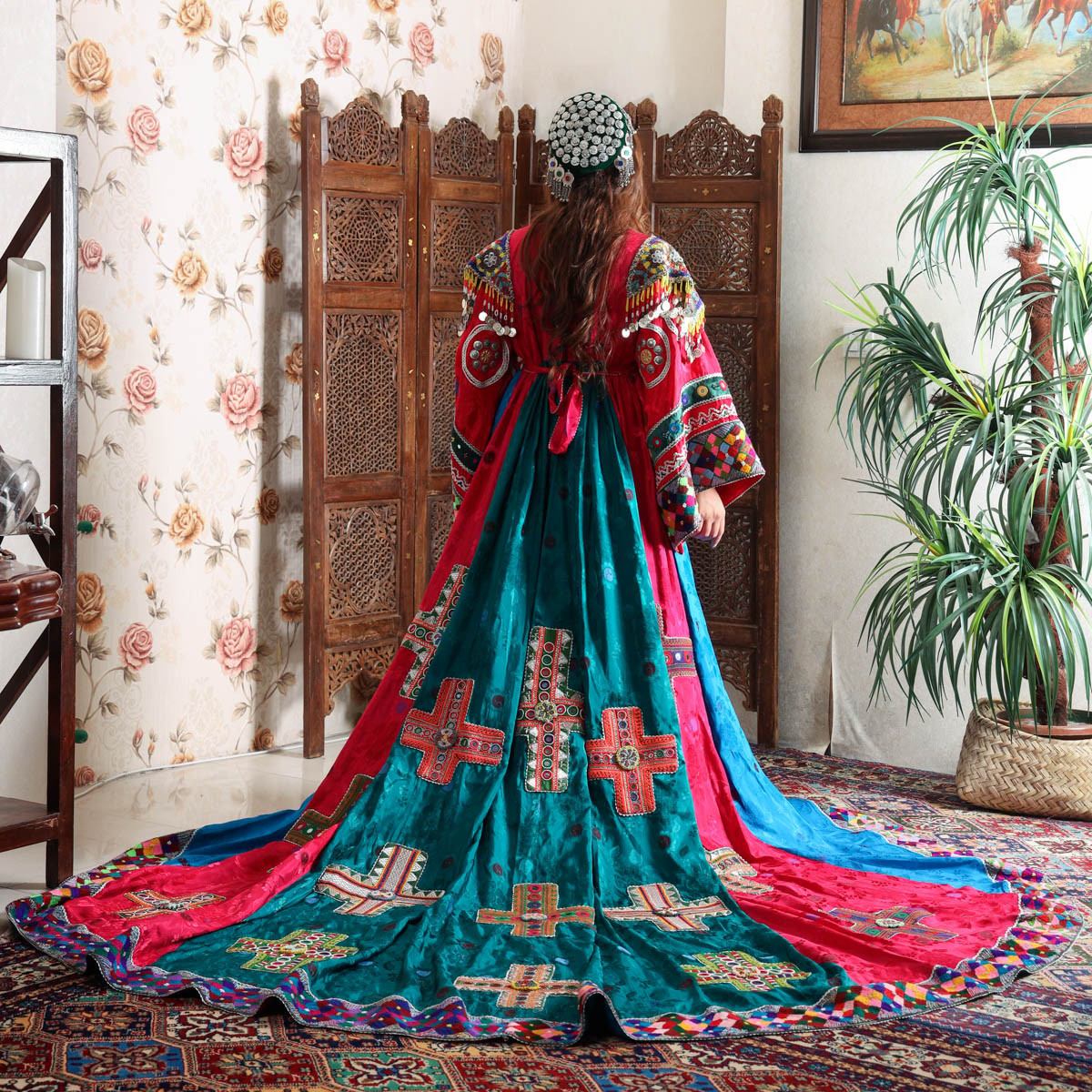 Traditional Afghan Dress 4