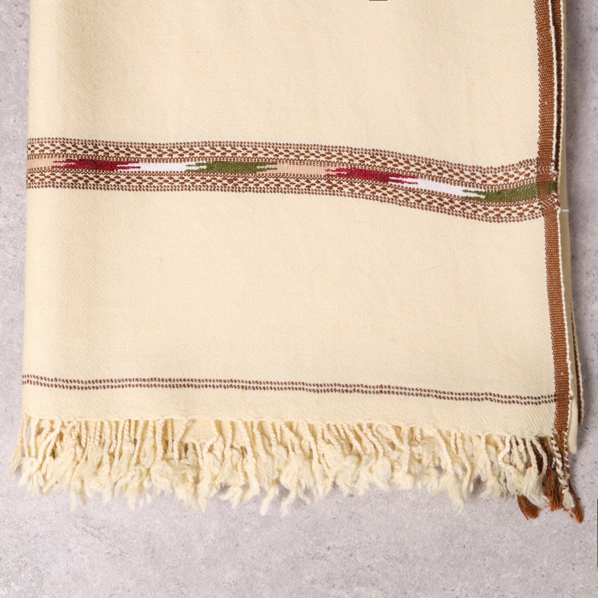 The Classic Men’s Pato | Handcrafted Wool Patu for Timeless Winter Style 1