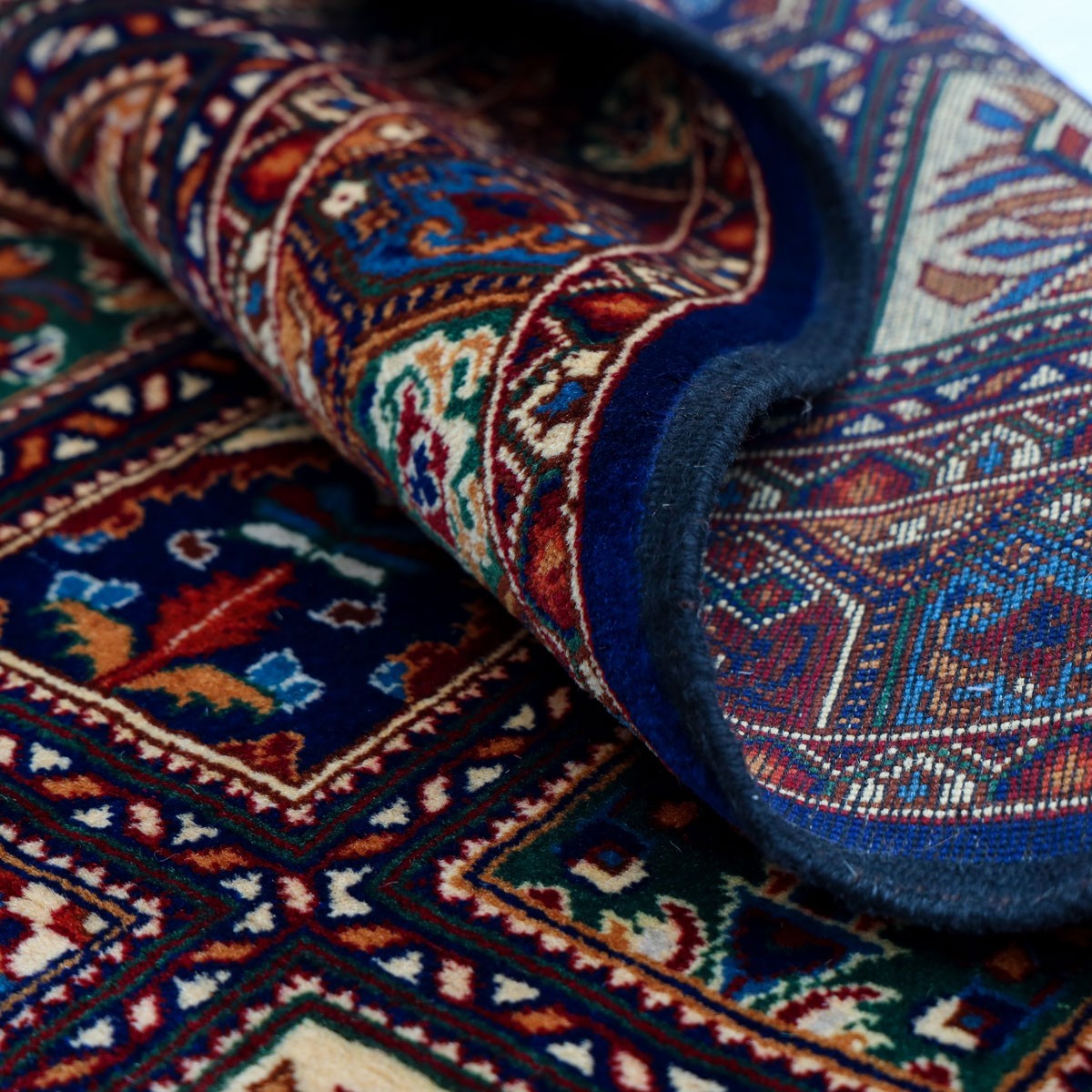 Bakhtiyari Rug - 5'9" x 3'9" (ft) 4