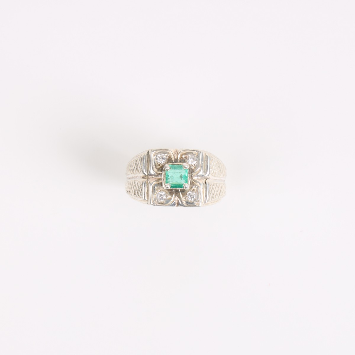 Ring with dimond 1