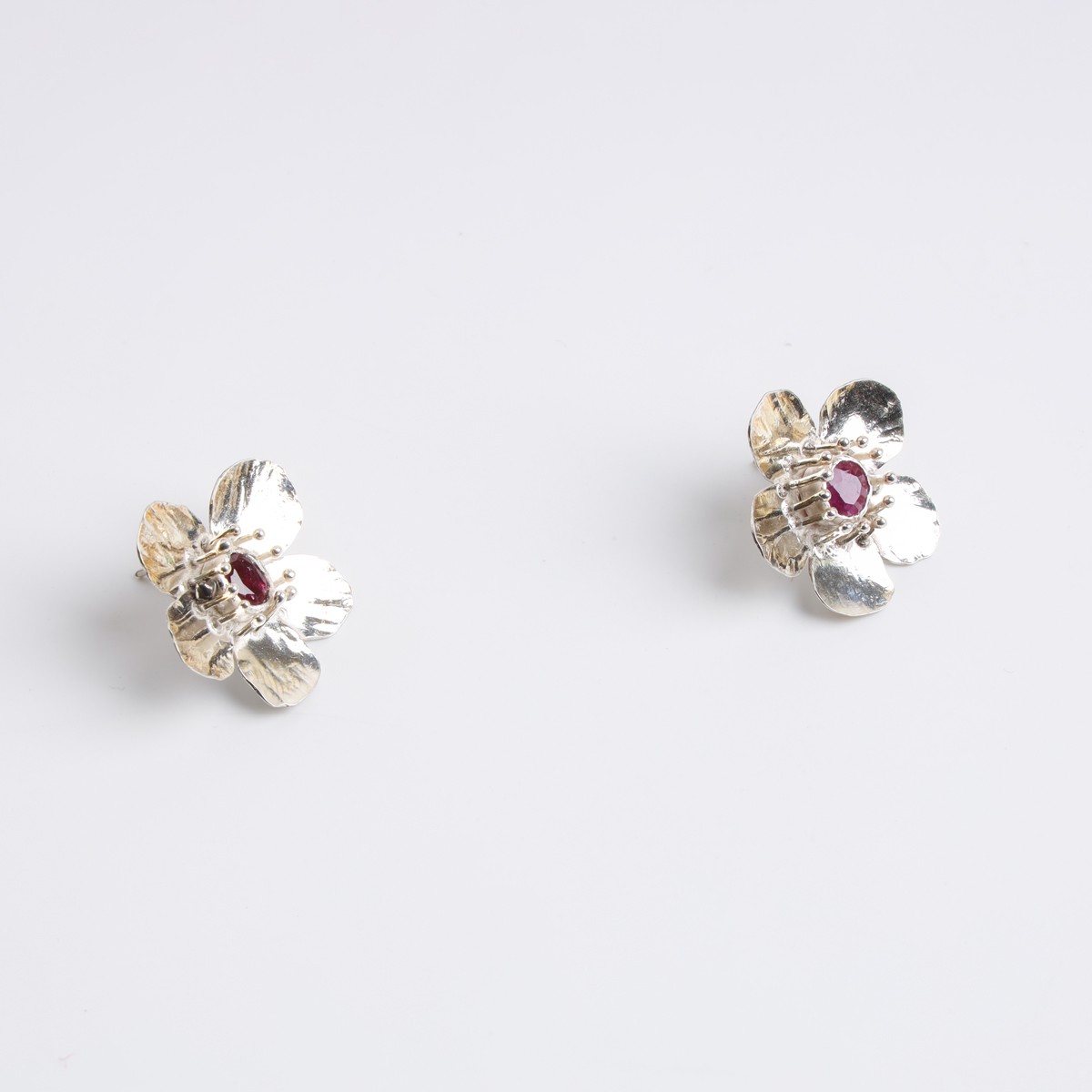 Sadaf Silver Floral Design Set with Natural Ruby Stones 2