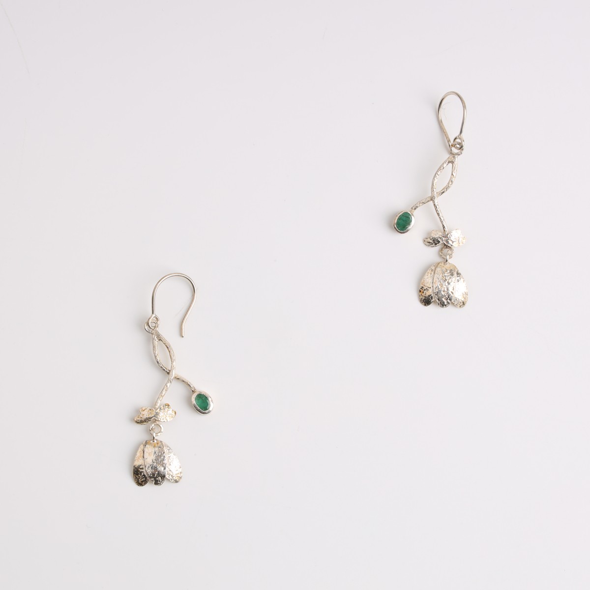 Handmade Silver Floral Jewelry Set with Green Gemstones 1