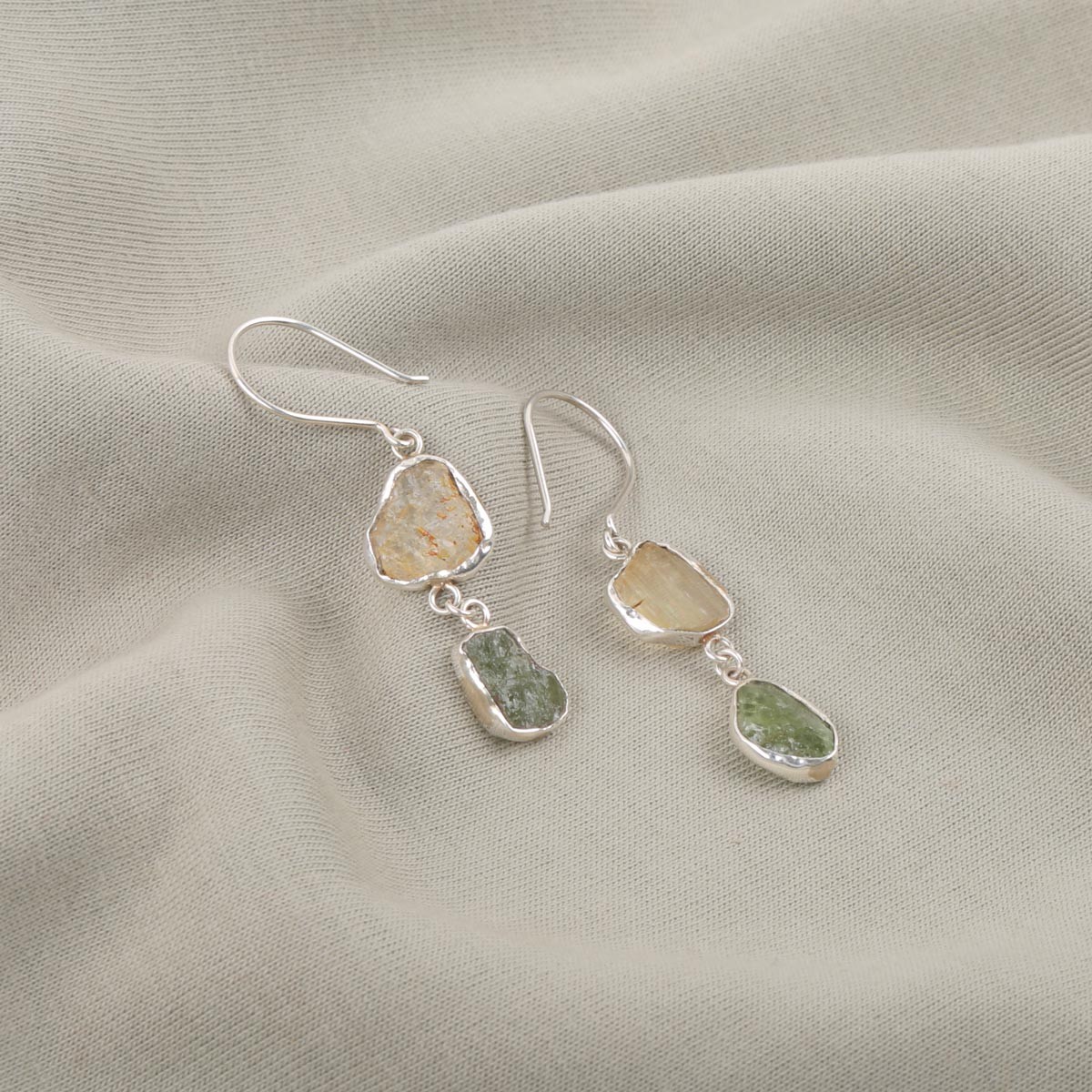 Rough Kunzite and Peridot Earrings | Silver Hook Earrings 2