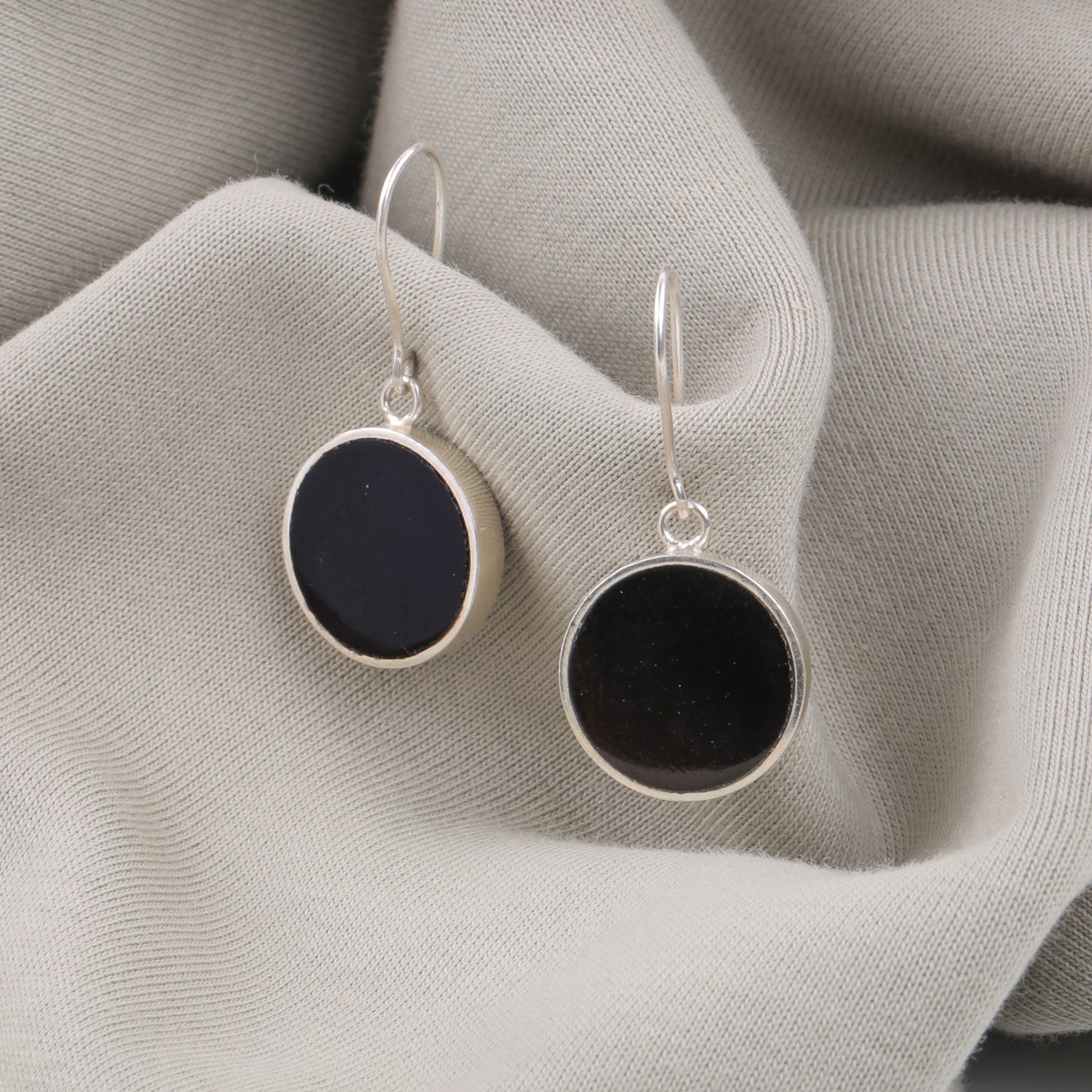 Black Agate Round Earrings | Silver Drop Earrings 1