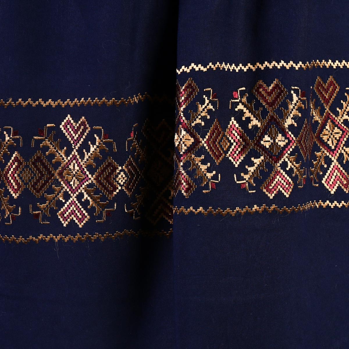 Soft Women Scarf With Pink and Golden Embroidery 3