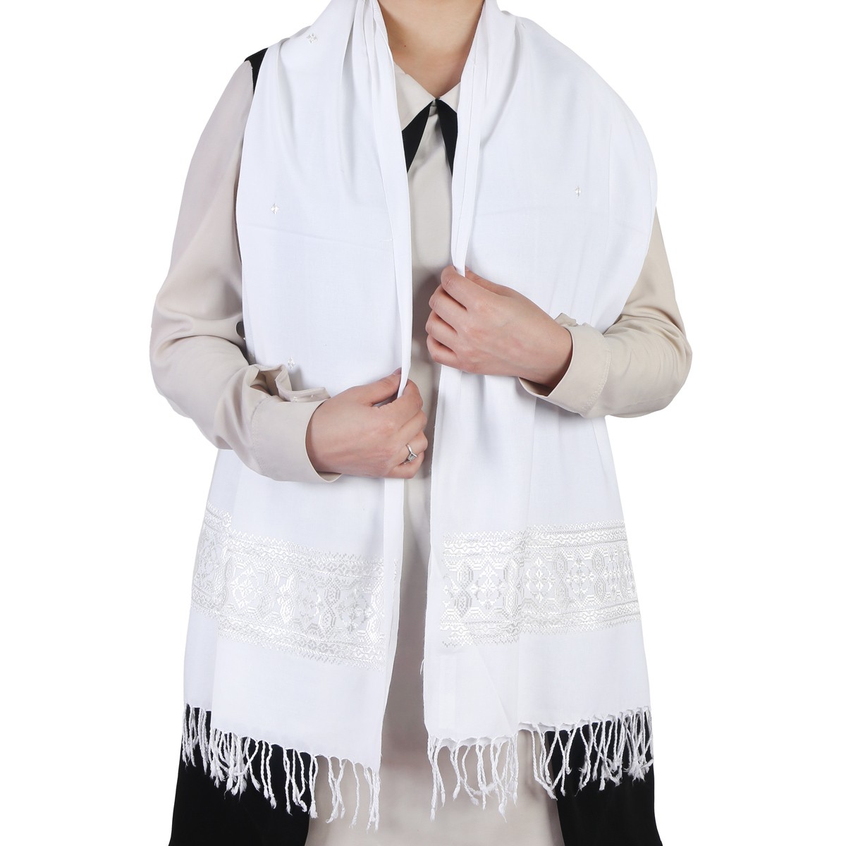 White Cotton Scarf With Hazaragi Embroidery 2