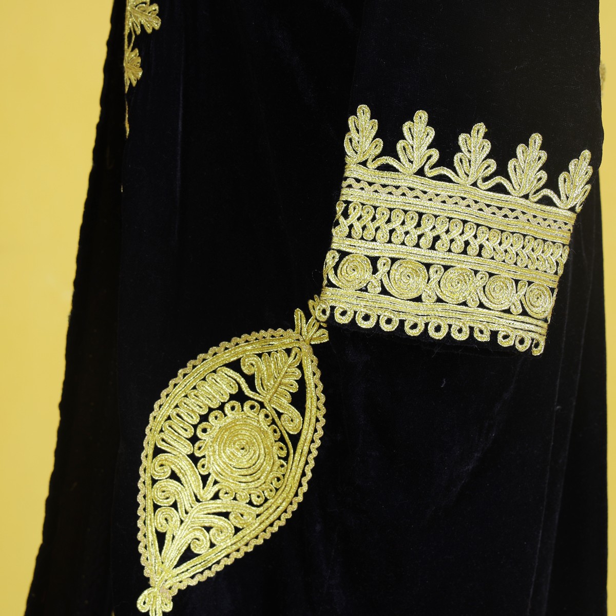 Golden Embroidered Bridal dress | Aseel Chapan 3